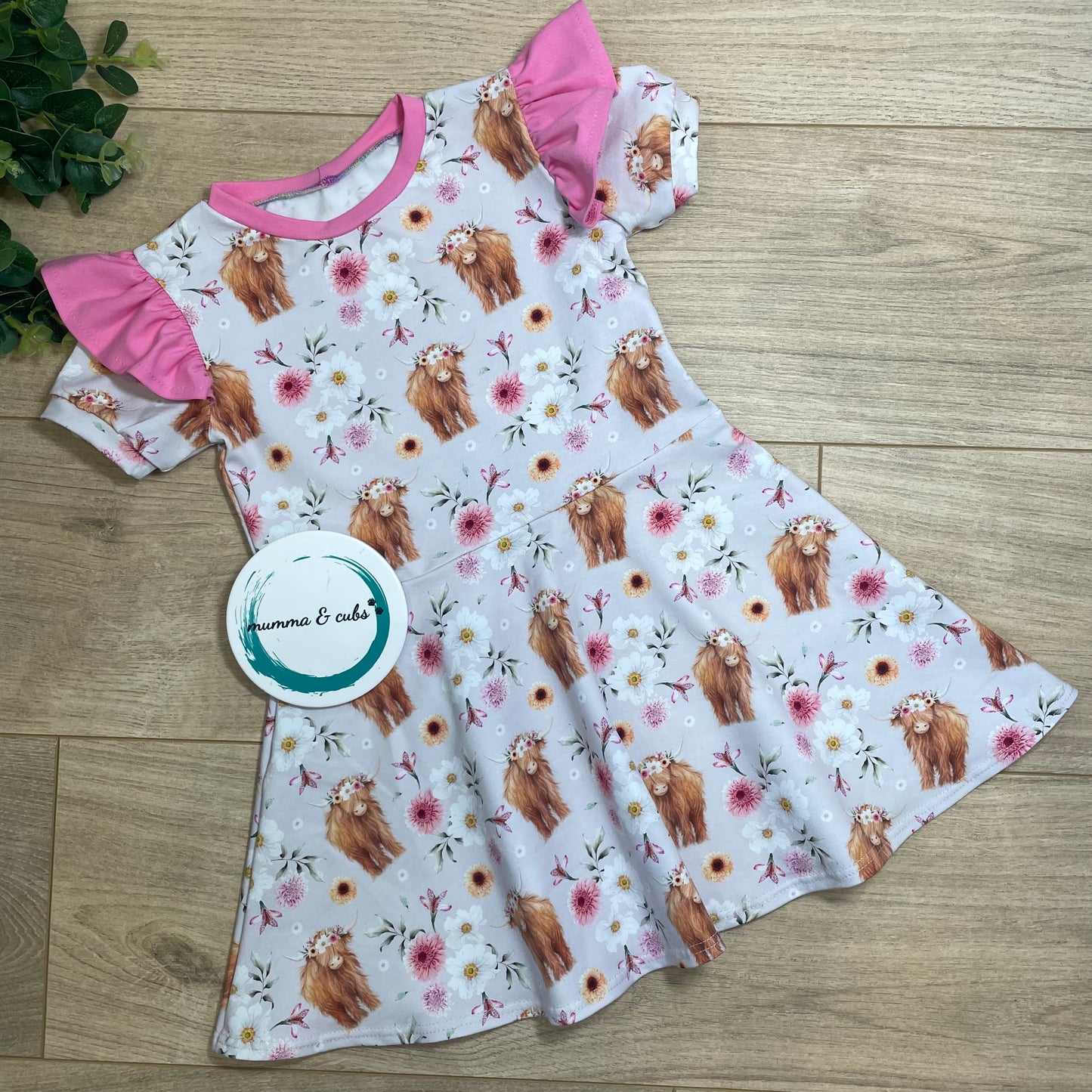 Short sleeve dress