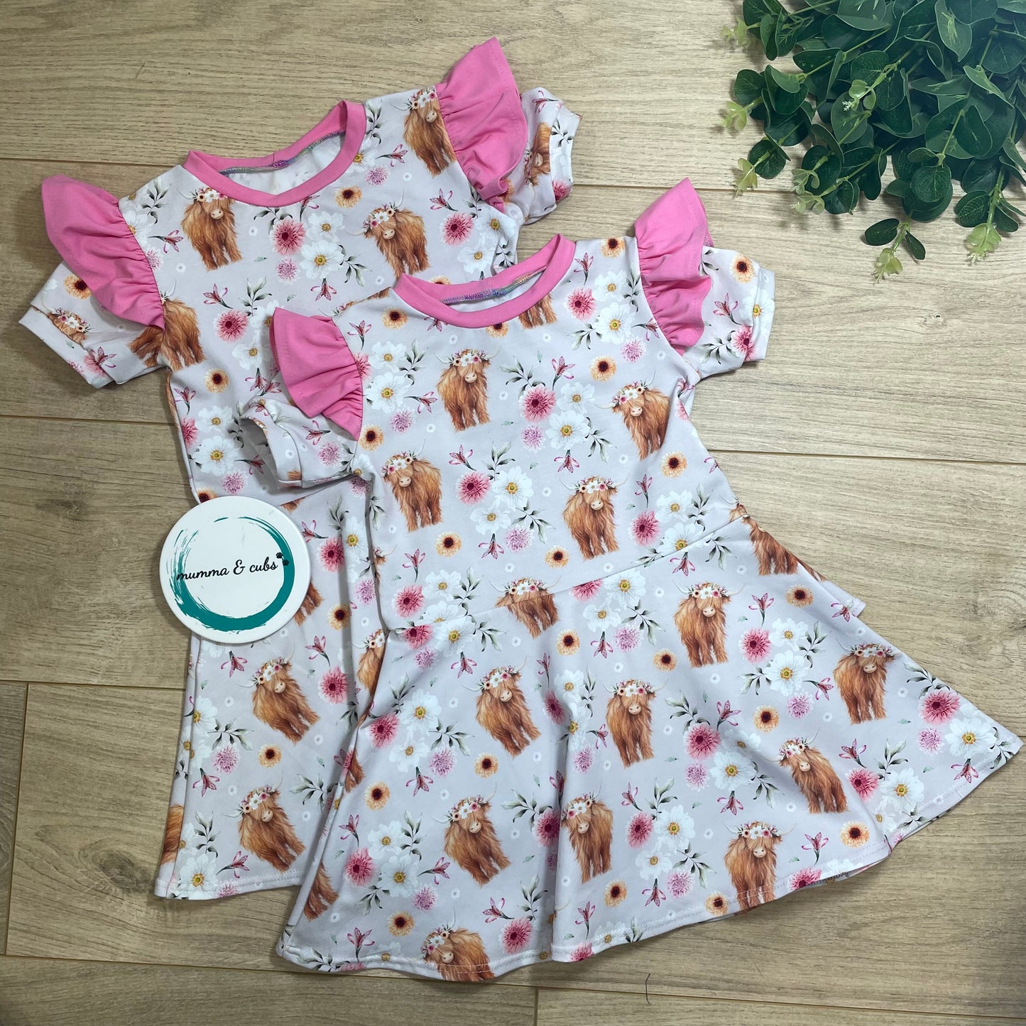 Short sleeve dress